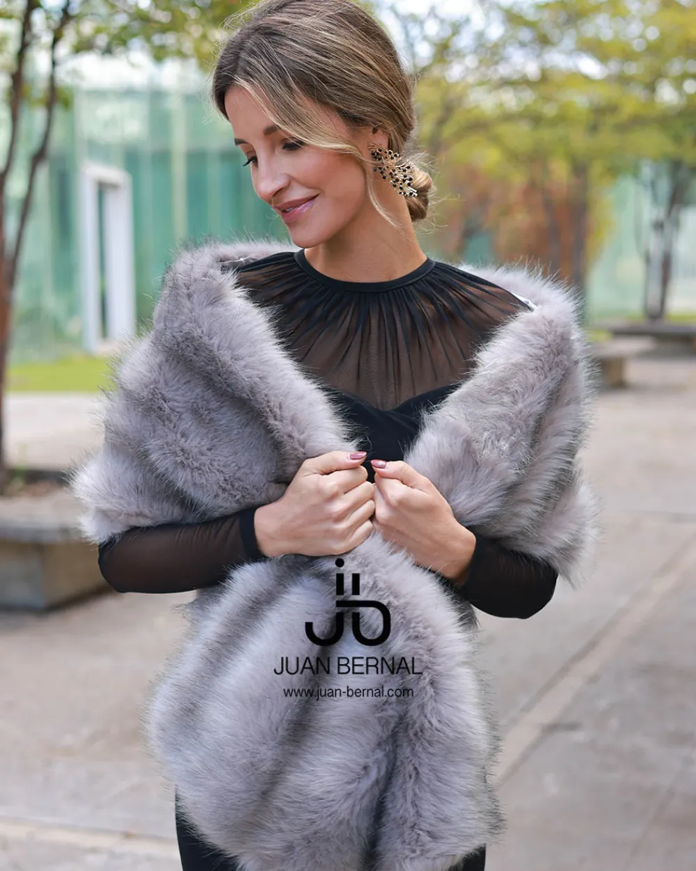 estola_gris_0.webp Juan Bernal Estolas^Estola gris