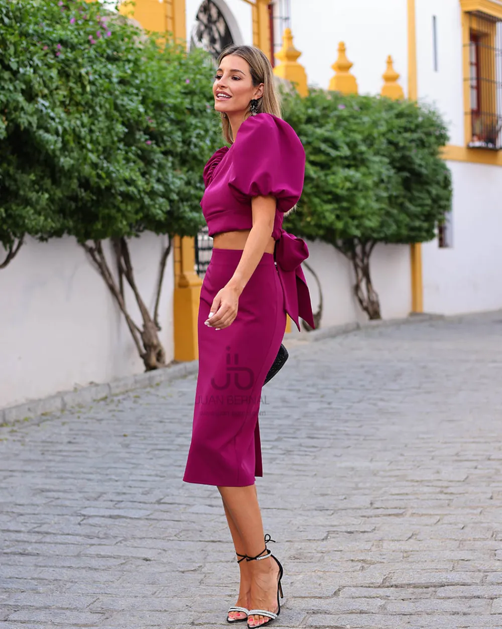 falda_paloma_berenjena_2.webp Juan Bernal Vestidos^Falda Paloma berenjena